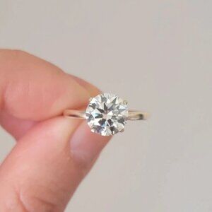 New 2ct Beautiful Moissanite Diamond Ring, Size 6